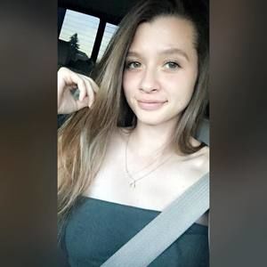 Meet your Posher, Lydia